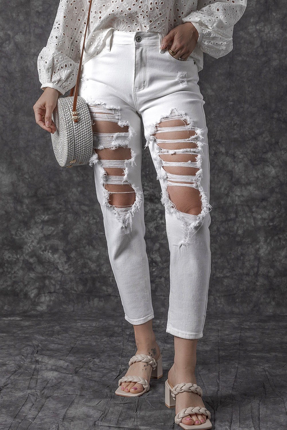 Distressed Jeans with Pockets