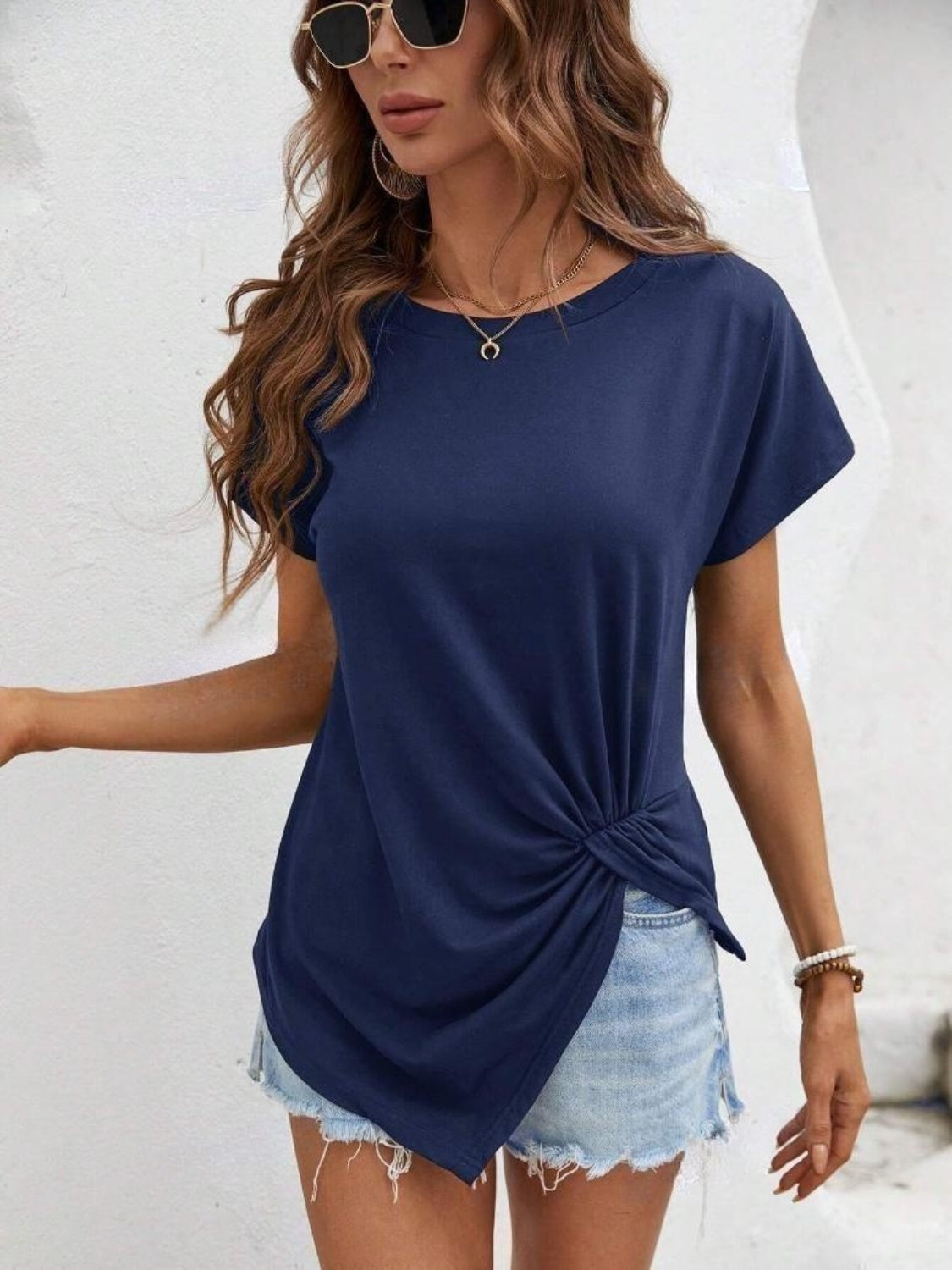 Asymmetric Hem Round Neck T-Shirt