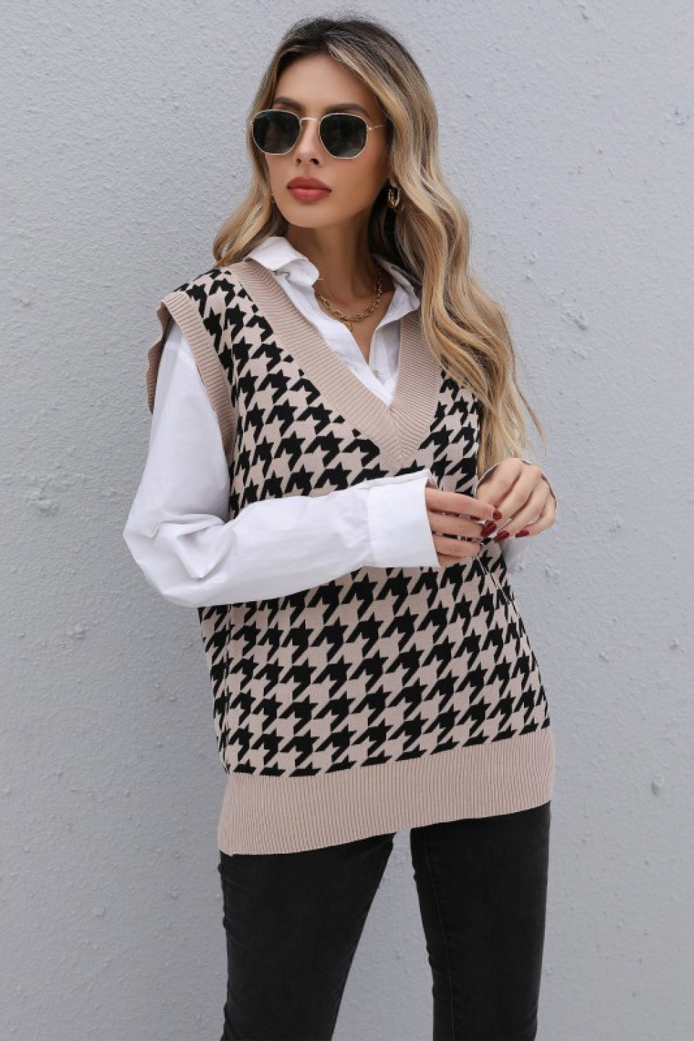 Perfee Houndstooth V-Neck Knit Vest