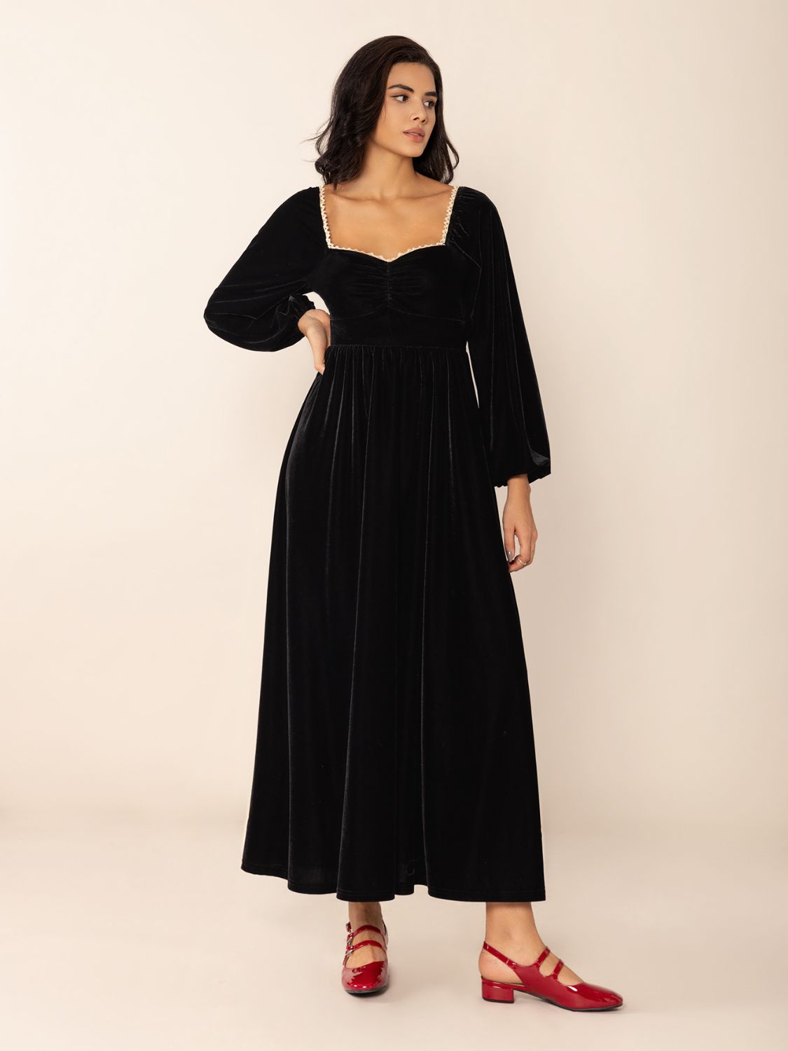 Sweetheart Neck Long Sleeve Midi Dress