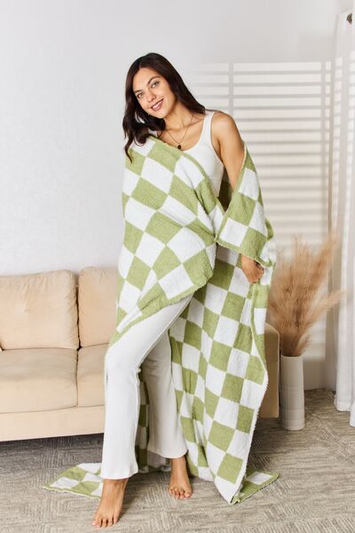 Cuddley Checkered Decorative Throw Blanket